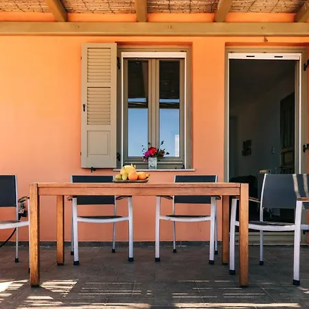 Front Row Seat To The Aegean By Neuvel Сasa de vacaciones