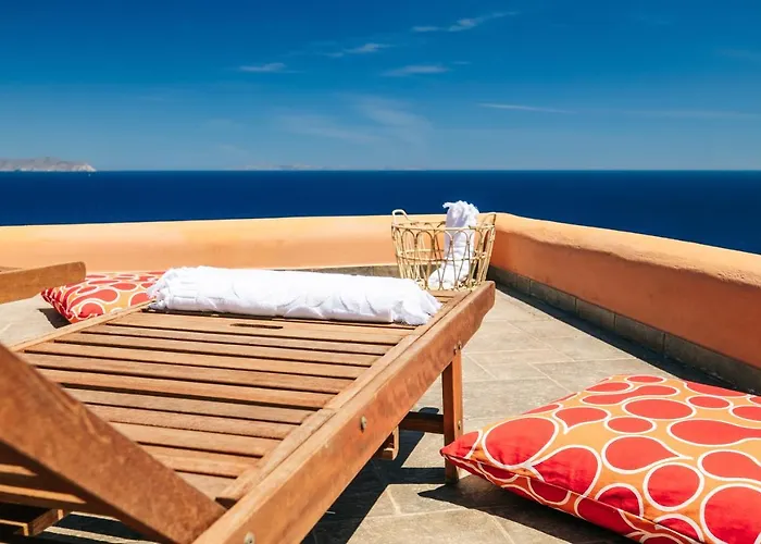 Front Row Seat To The Aegean By Neuvel Сasa de vacaciones